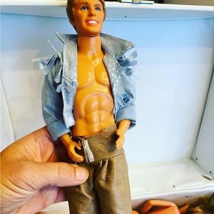 1907s vintage barbie case and Ken doll.